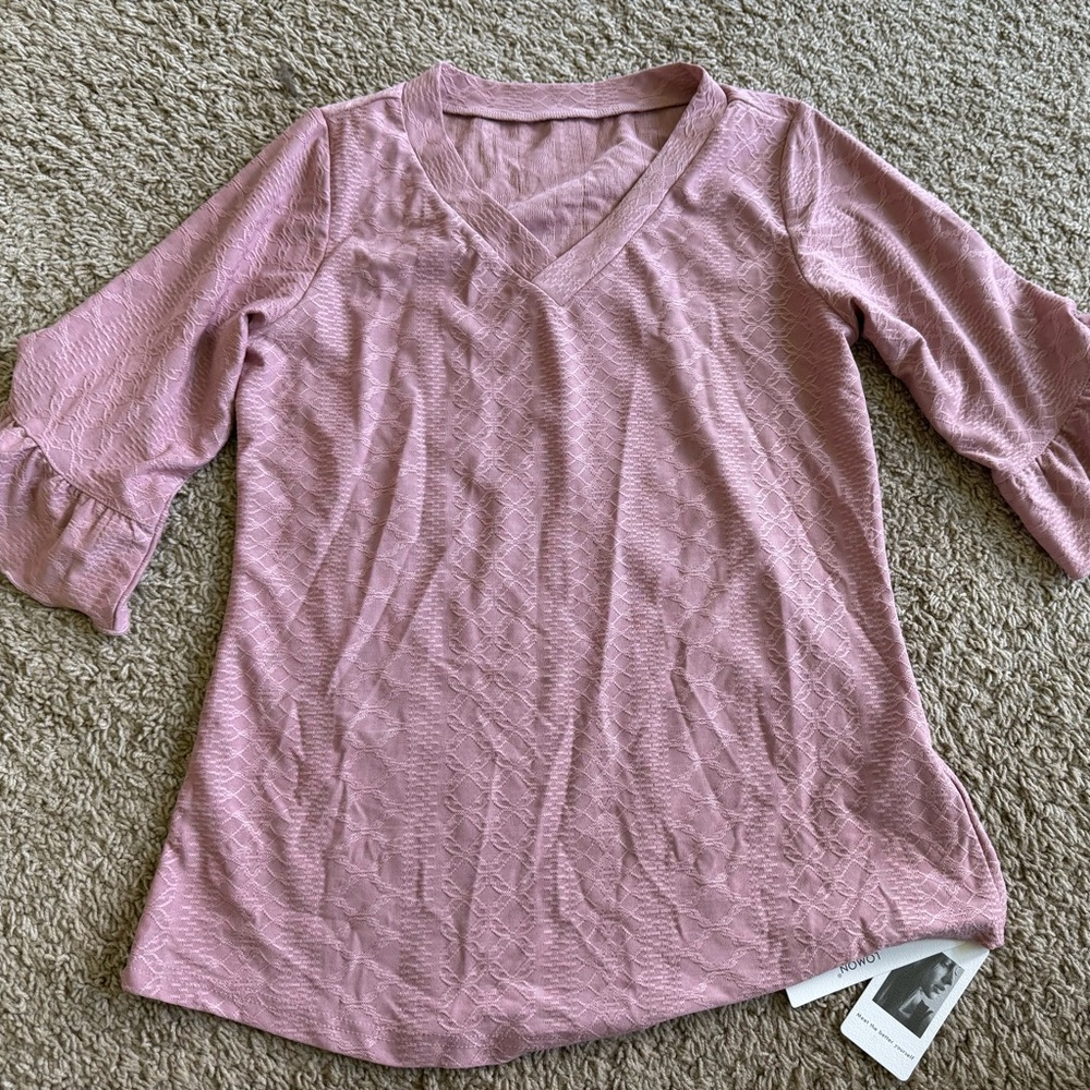 🎀3/$25🎀 Women's Pink V-Neck Top, NWT
